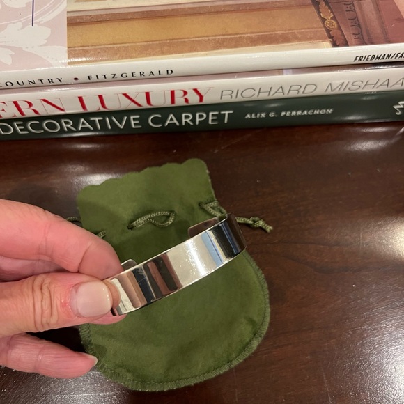 Sterling Silver cuff. Never worn but needs a serious cleaning - Picture 4 of 5